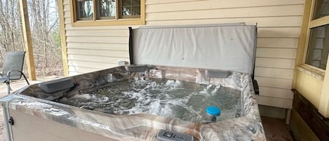 NEW Private Hot Tub for Your Enjoyment