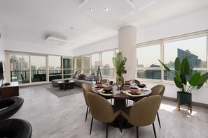 Holiday rental with a large terrace with breathtaking Dubai Marina views