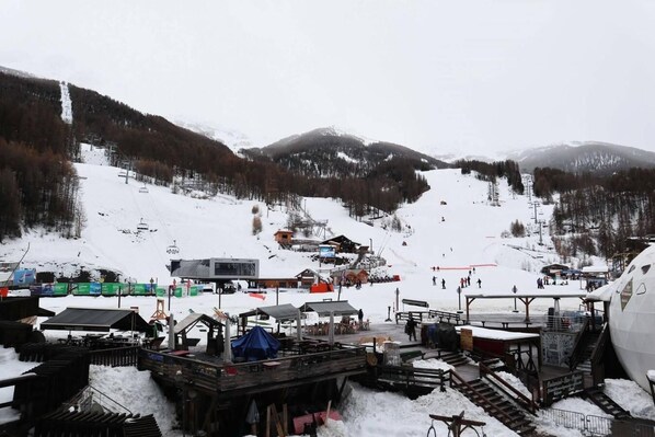 Snow and ski sports