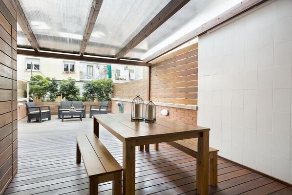 Outdoor dining
