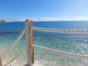 Vista para praia/oceano