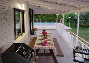 Outdoor dining