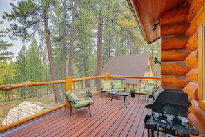 Furnished Deck | Outdoor Dining Area