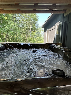 Bañera de hidromasaje al aire libre