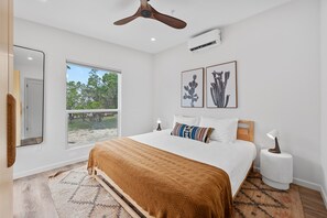 Cozy king bedroom