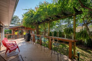 Deck offers Alfresco Dining under the Arbor