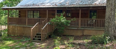 covered front porch 