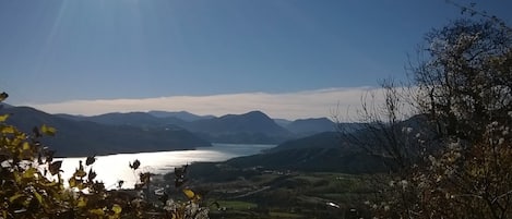 Vue sur le lac du logement