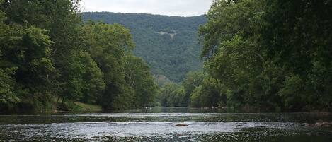 2000' hike to River access to the Shenandoah River, North Fork