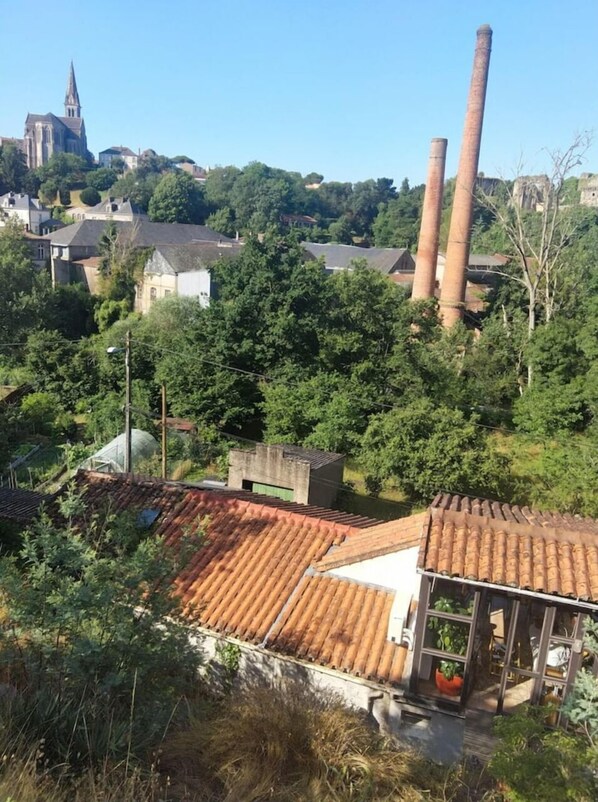 Vue de la falaise sur Tiffauges