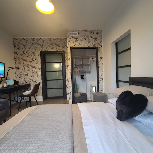 Bedroom & Workspace