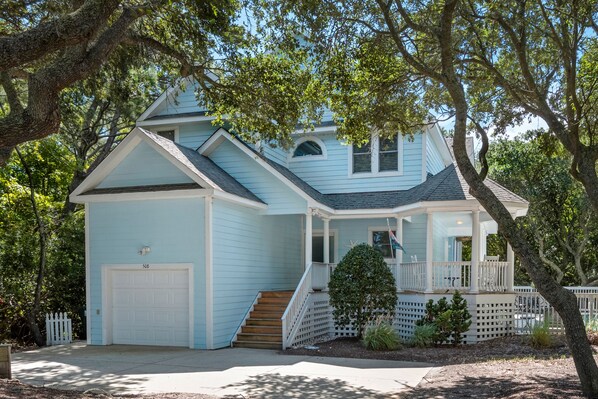 MB54: Blue Crab Cottage | Front Exterior