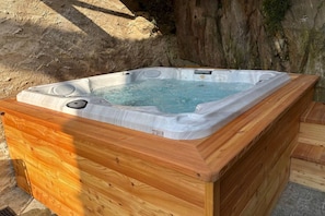 Bain à remous extérieur