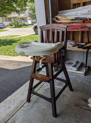 High chair 