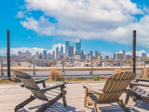 Take the breathtaking Philadelphia skyline view from our stunning rooftop deck.