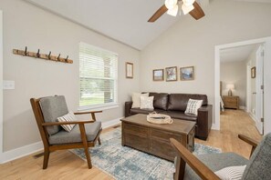 Family Room (2)