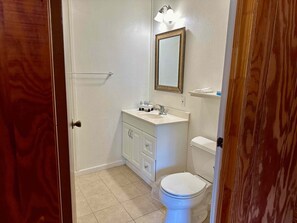 Red Oak Cabin 5 Bathroom