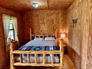 Hackberry Cabin 7 Queen Bed