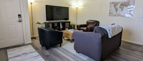 Living room sits 4.