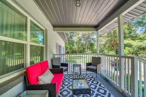 Covered Front Porch | Furnished