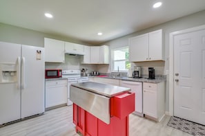 Kitchen | Dishwasher