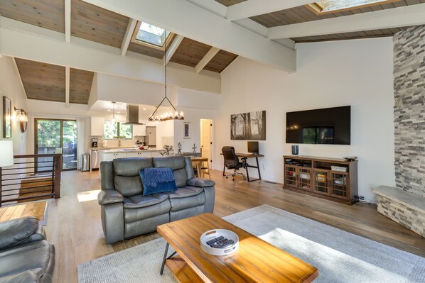 Incline Village Vacation Rental | 3BR | 2.5BA | Stairs Required | 1,360 Sq Ft