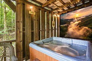 Indoor spa tub