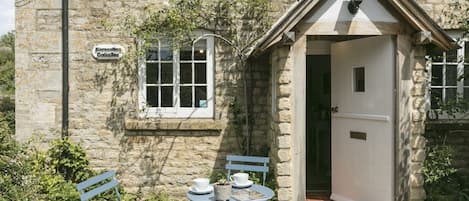 Horseshoe Cottage - StayCotswold